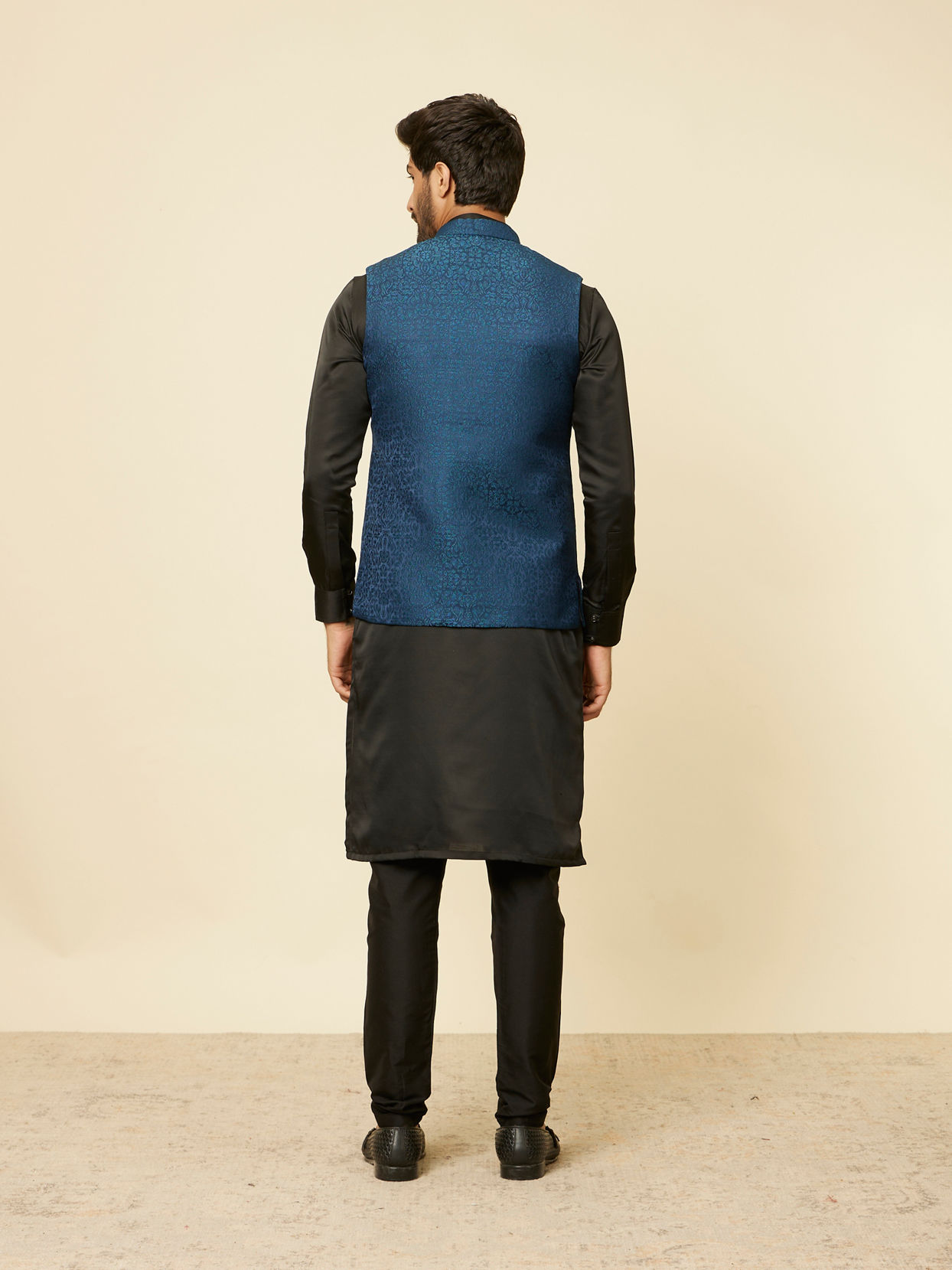 alt message - Manyavar Men Teal Blue Medallion Patterned Nehru Jacket image number 3